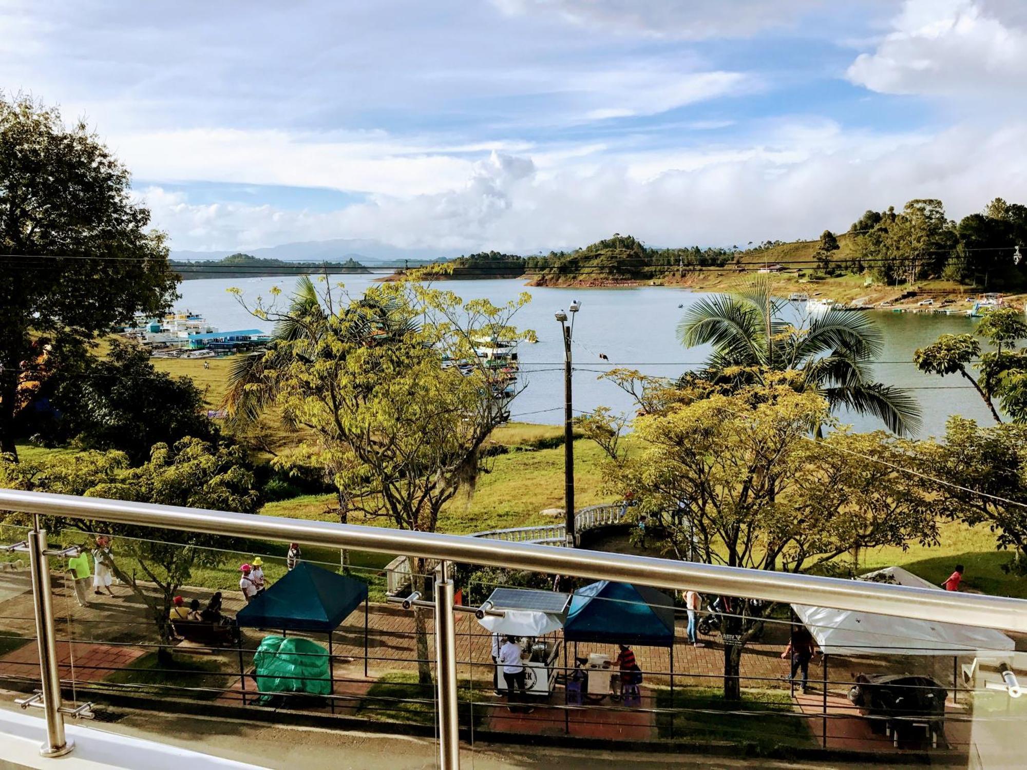 Aptos Vista Al Embalse, Frente Al Lago, Restaurantes, Bares Guatapé Room photo